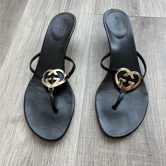 Gucci Black Sandals with Gold Emblem - Picture 1 of 4